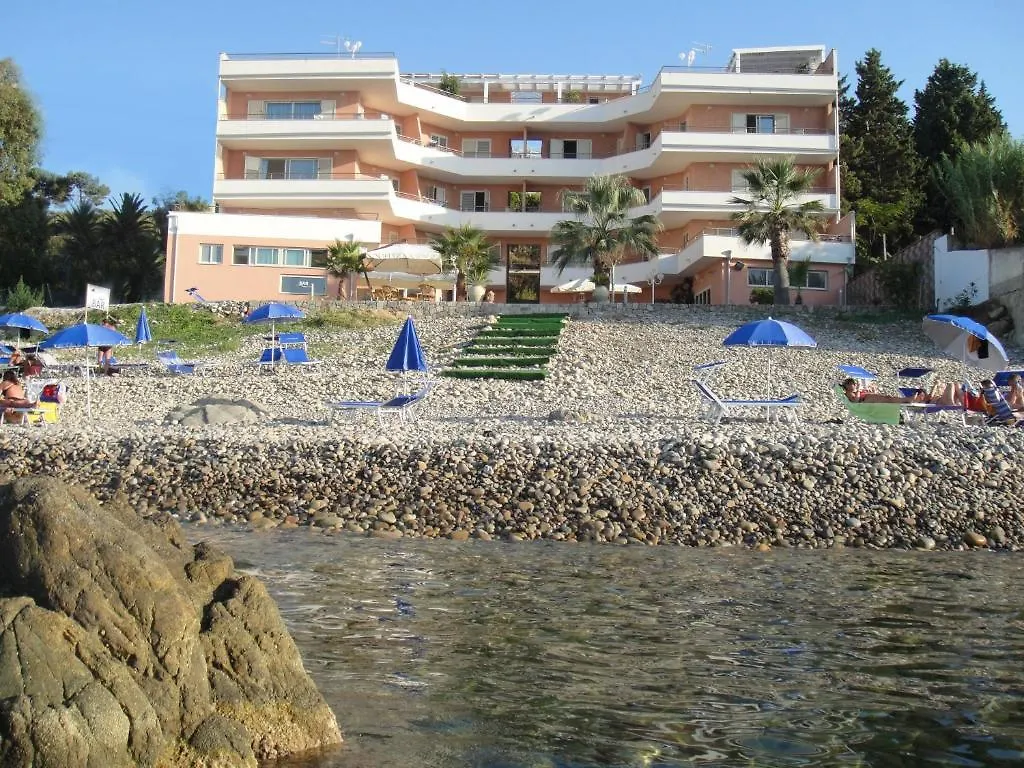 La Scogliera Blu Aparthotel Caronia