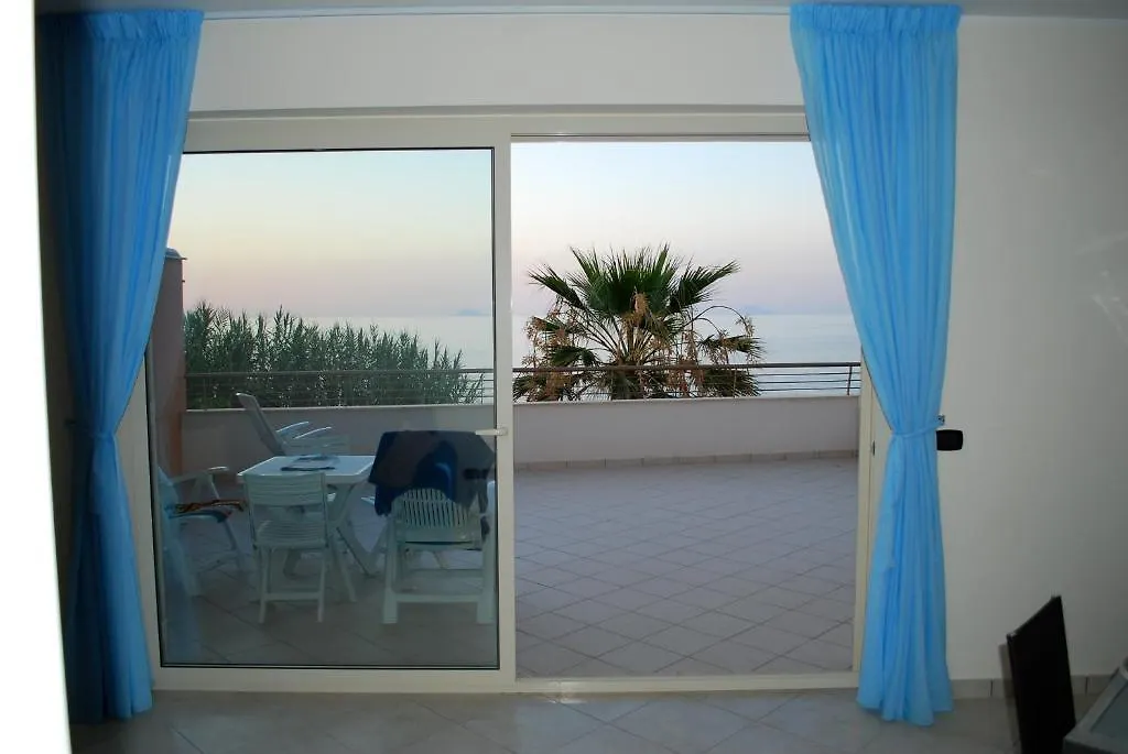 Aparthotel La Scogliera Blu à Caronia