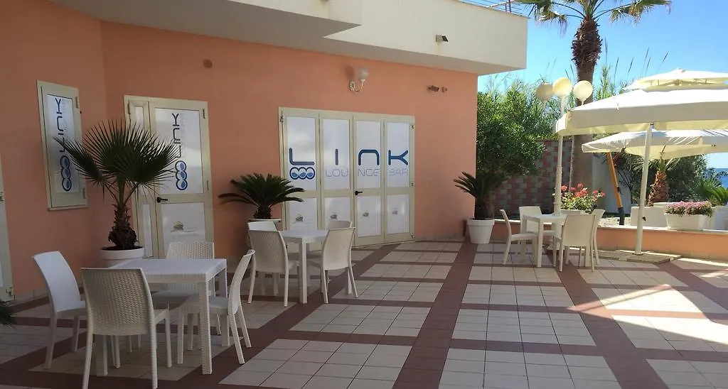 Aparthotel La Scogliera Blu à Caronia Italie