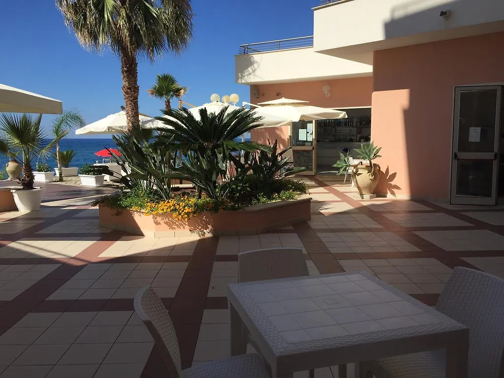 La Scogliera Blu Aparthotel Caronia
