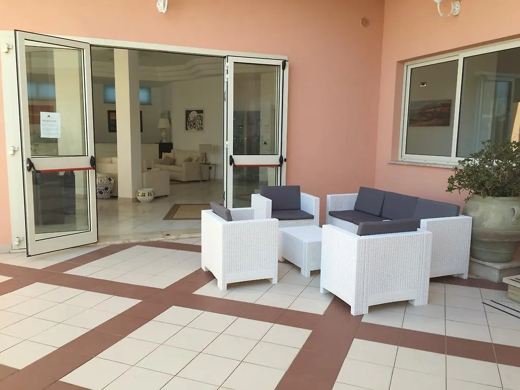 Aparthotel La Scogliera Blu à Caronia Italie