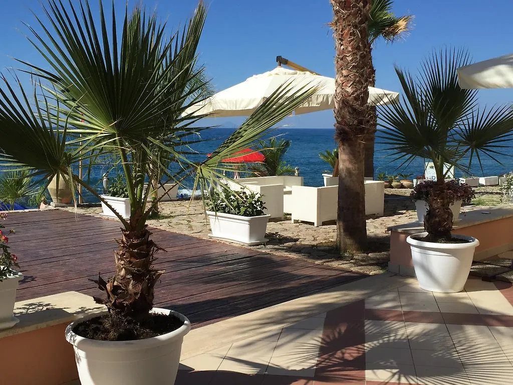 La Scogliera Blu Aparthotel Caronia 0*,