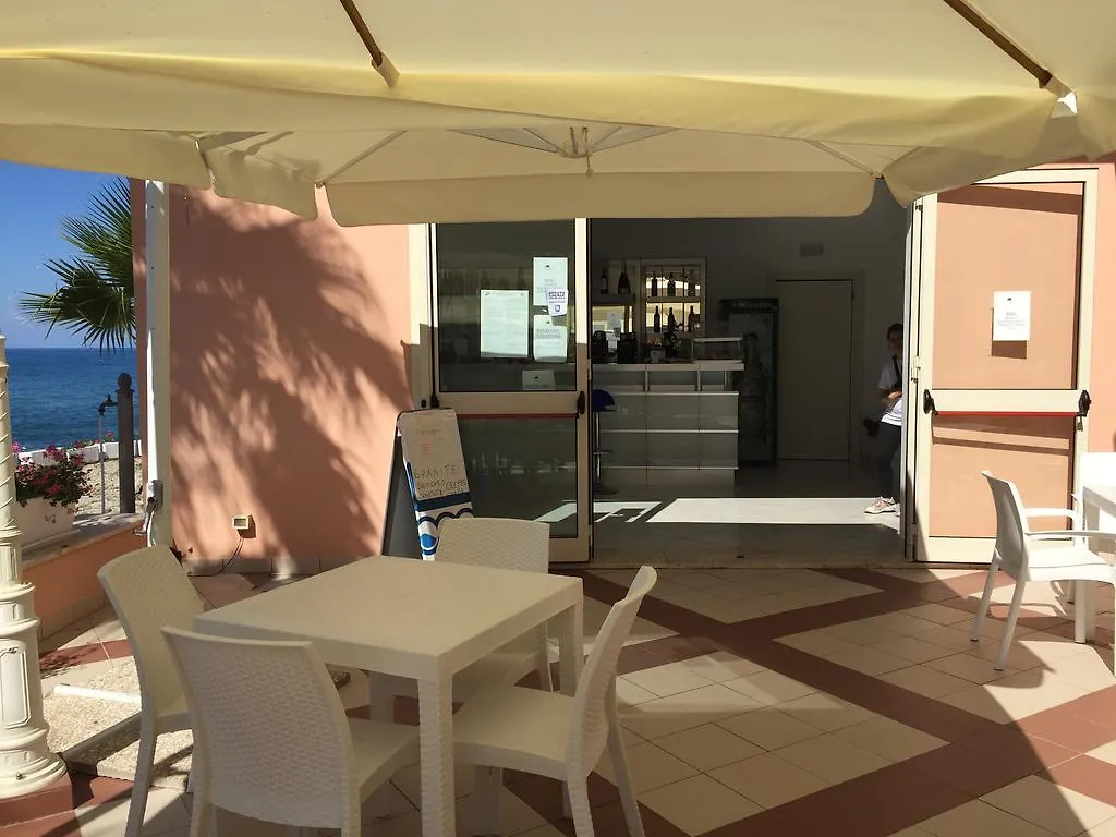 Aparthotel La Scogliera Blu à Caronia