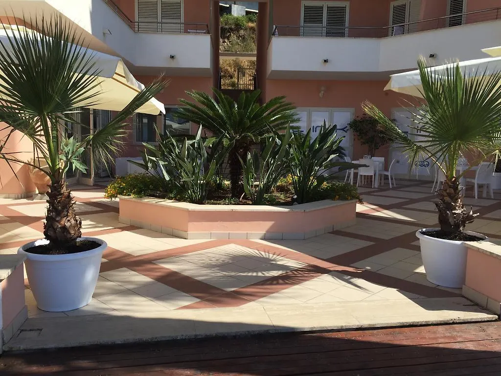 La Scogliera Blu Aparthotel Caronia