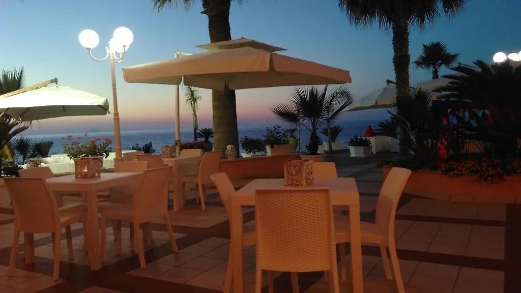 La Scogliera Blu Aparthotel Caronia