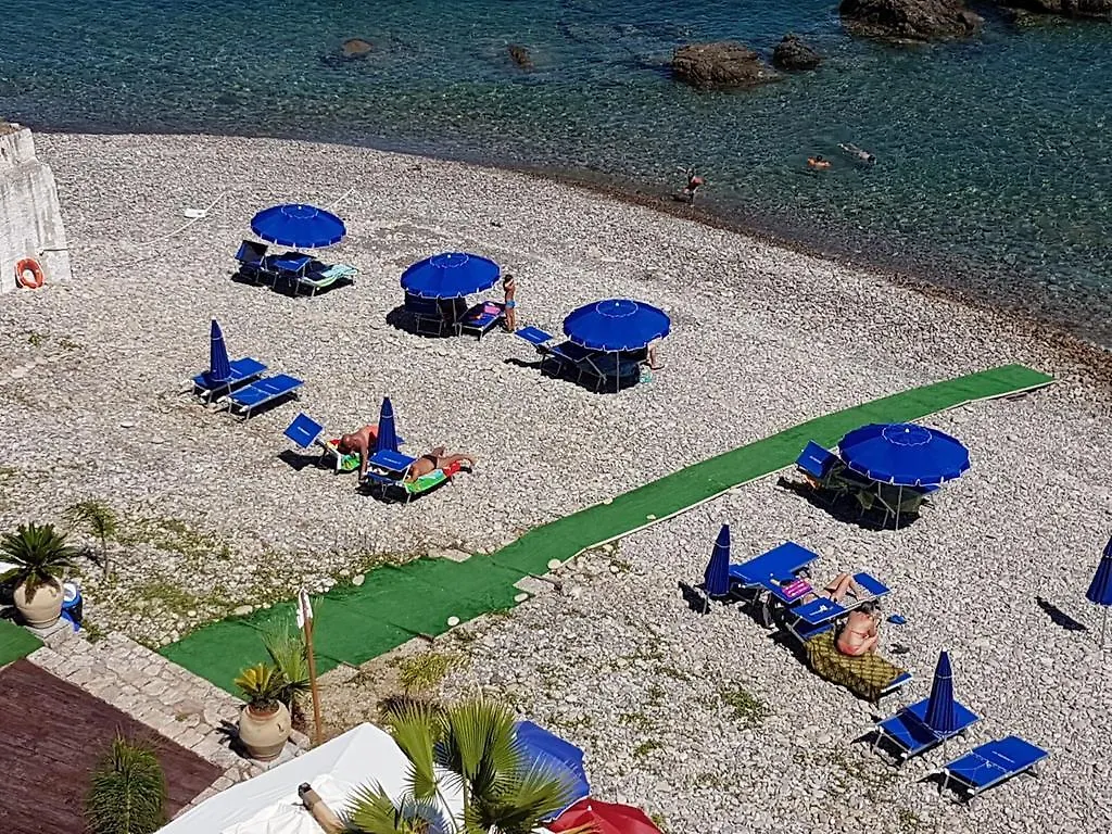 Aparthotel La Scogliera Blu à Caronia