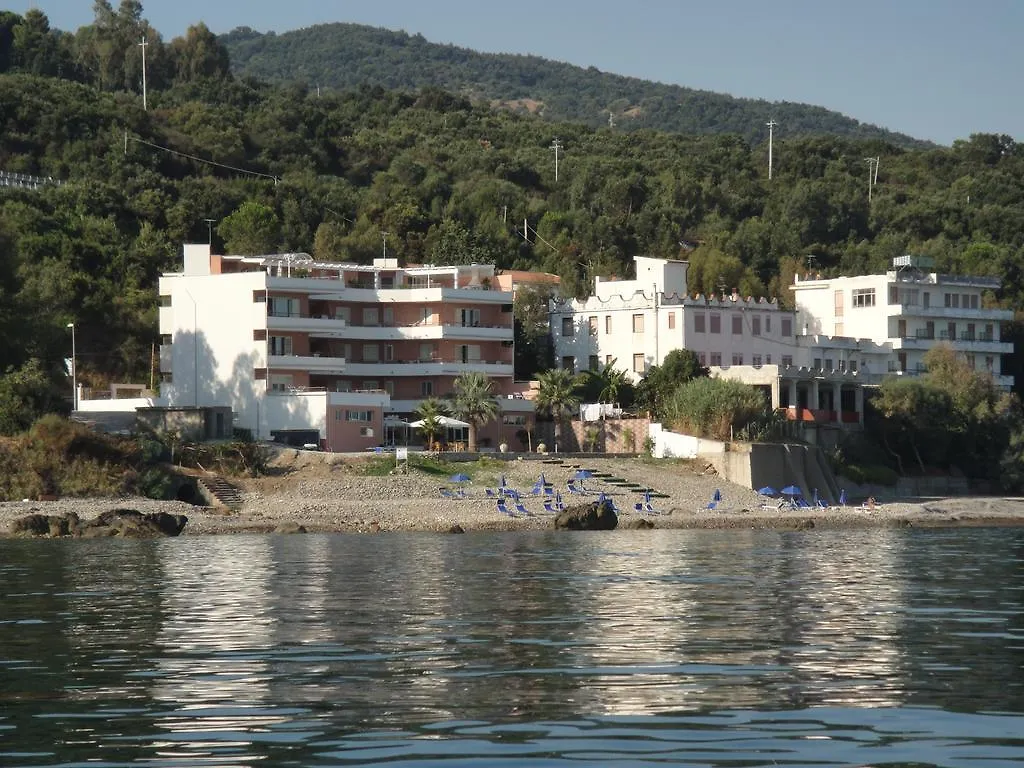 Aparthotel La Scogliera Blu à Caronia