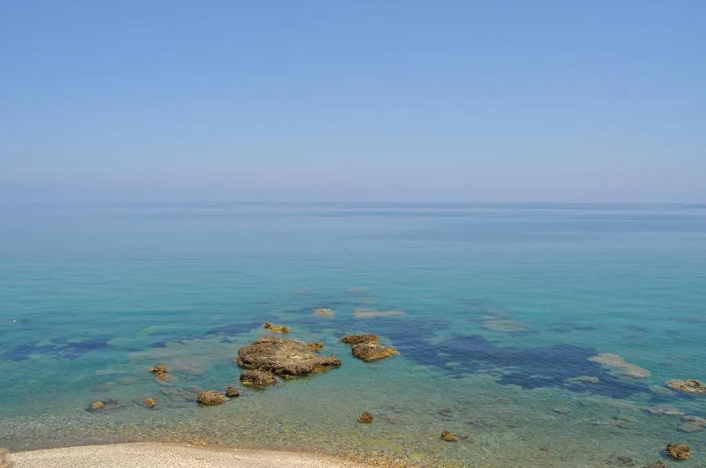 Aparthotel La Scogliera Blu à Caronia Italie