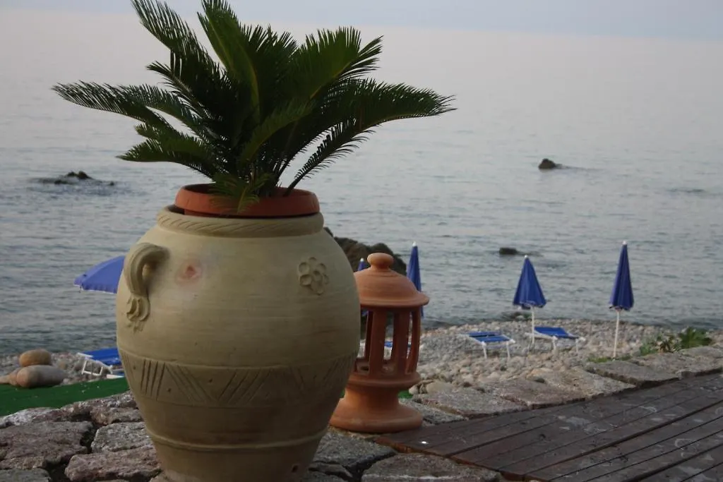 La Scogliera Blu Aparthotel Caronia
