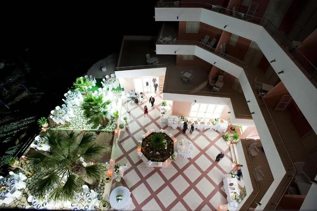 La Scogliera Blu Aparthotel Caronia 0*,