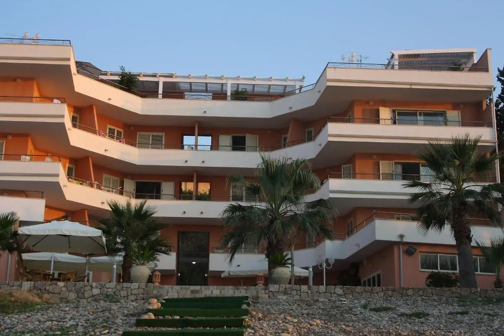 Aparthotel La Scogliera Blu à Caronia