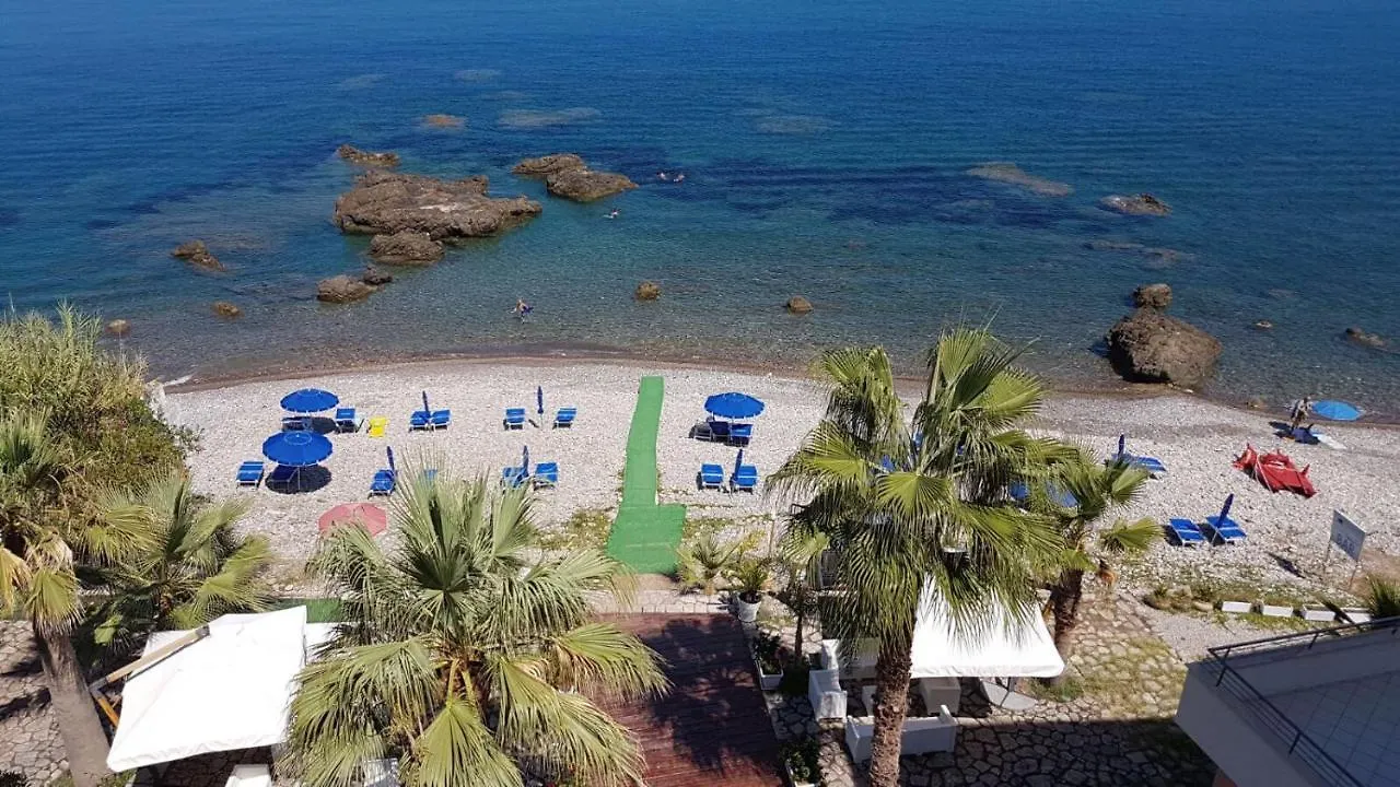 Aparthotel La Scogliera Blu à Caronia